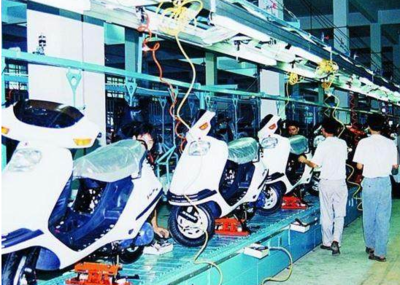 120元起家,從草根到收購(gòu)沃爾沃,一位“汽車(chē)巨人”的誕生之路!
